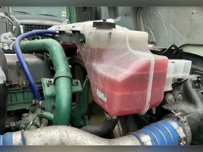 2021 VOLVO VNL64T760