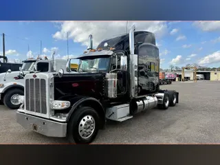 2022 Peterbilt 389