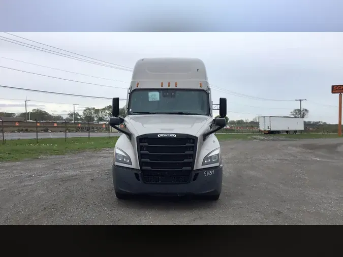 2021 Freightliner Cascadia 126