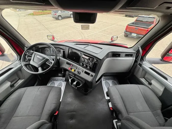 2022 FREIGHTLINER Cascadia 126c6e280b0628a3a54b96c31cb9fdcab02