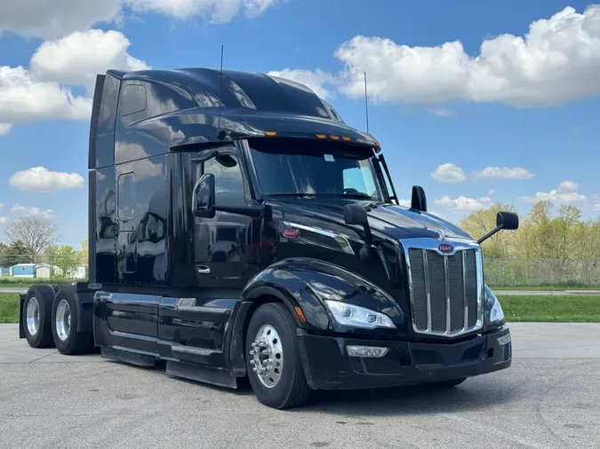 2022 PETERBILT 579
