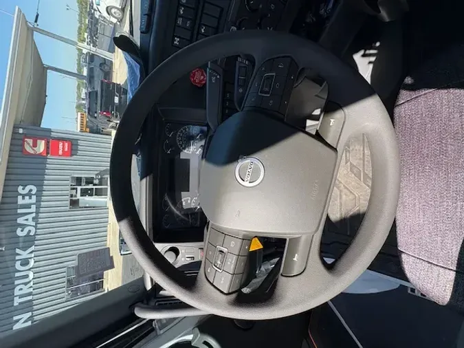 2026 VOLVO TRUCK VNR64T300