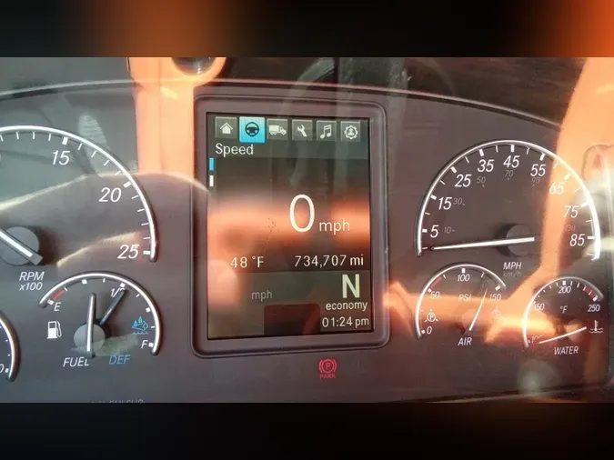 2020 Freightliner Cascadia 126