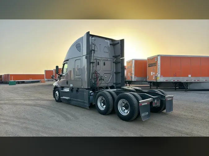 2023 Freightliner Cascadia