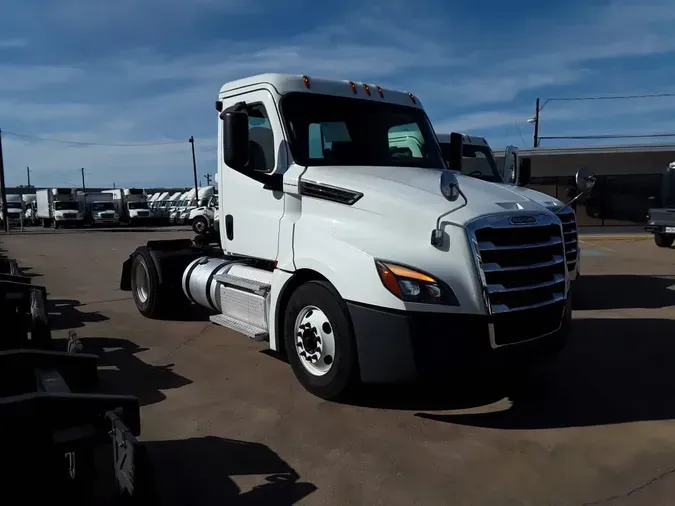 2020 FREIGHTLINER/MERCEDES NEW CASCADIA 126