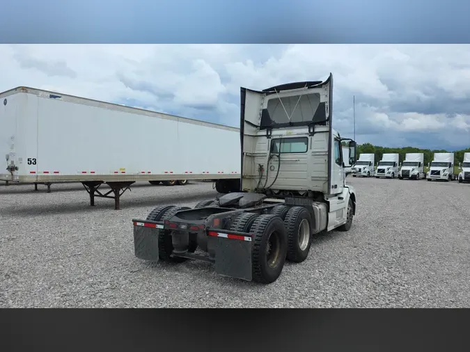 2018 Volvo VNL300
