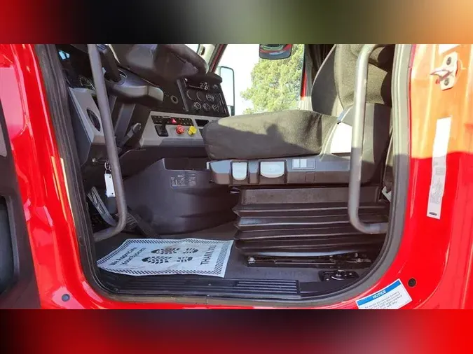 2020 FREIGHTLINER CA116