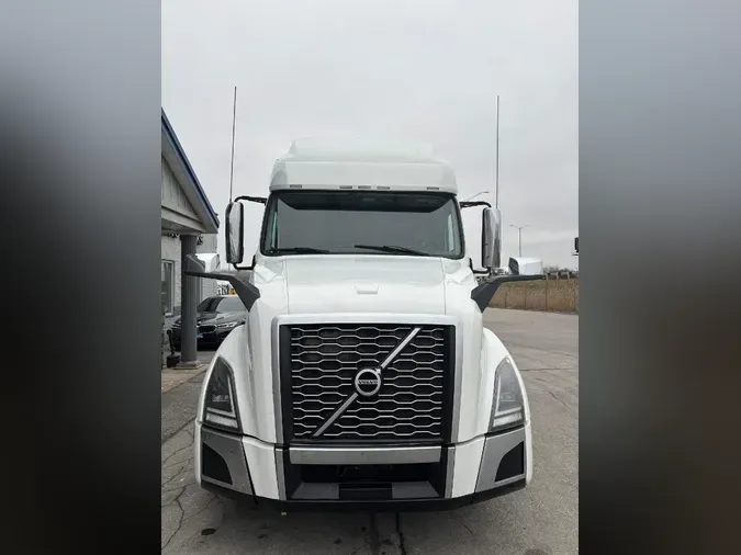 2020 VOLVO VNL64T760