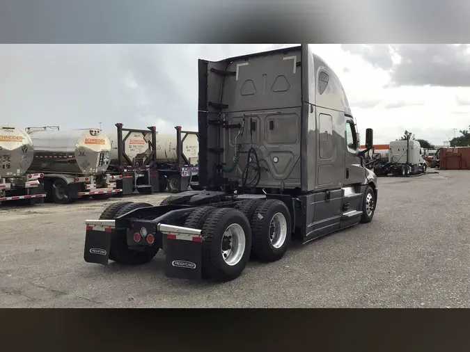 2024 Freightliner Cascadia 126