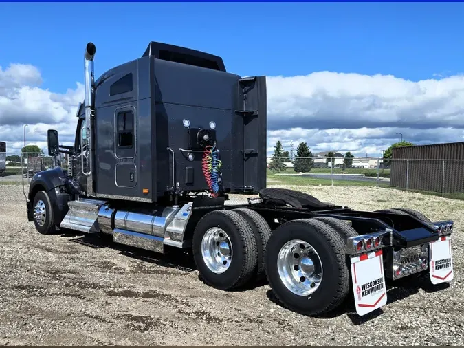 2024 Kenworth W990