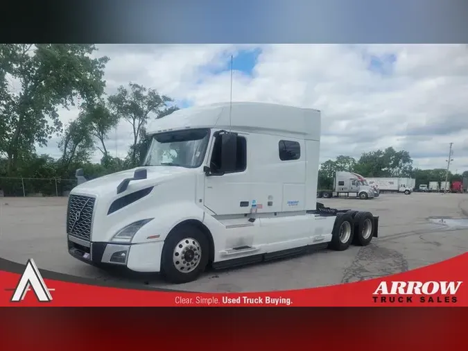 2022 VOLVO VNL740