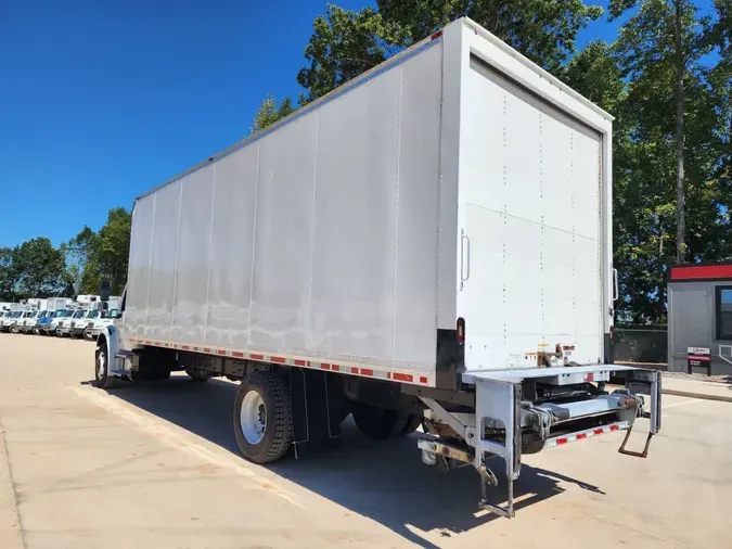 2018 FREIGHTLINER M2 106