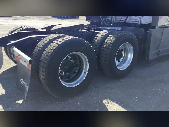 2022 Freightliner Cascadia 126