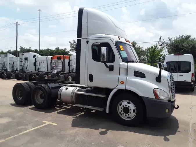 2015 FREIGHTLINER/MERCEDES CASCADIA 113