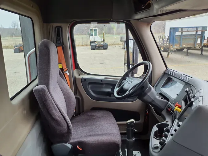 2014 FREIGHTLINER/MERCEDES CASCADIA 125