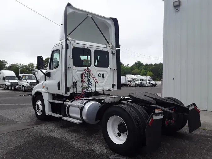 2019 FREIGHTLINER/MERCEDES CASCADIA 125