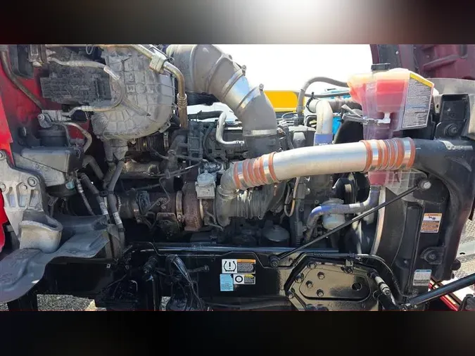 2022 KENWORTH T880