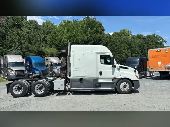 2021 Freightliner Cascadia 126c6fee3a5a08ba8fac71a6c1e97621469