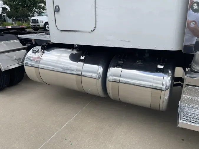2020 Peterbilt 567