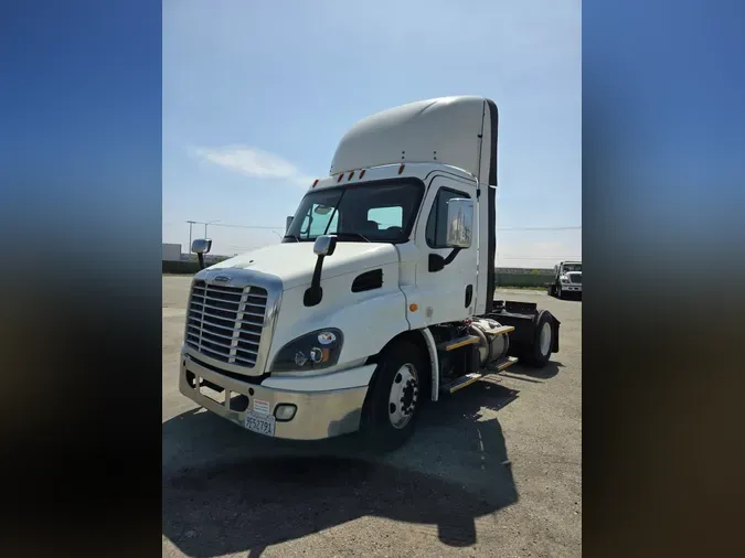 2017 FREIGHTLINER CASCADIA 113