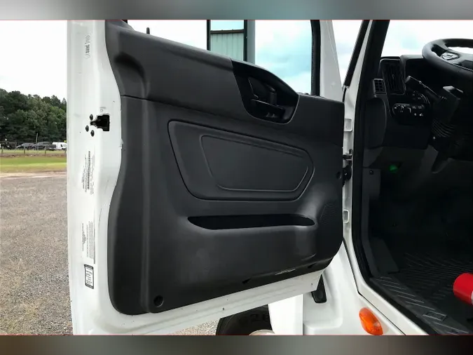 2022 INT LT625 6x4