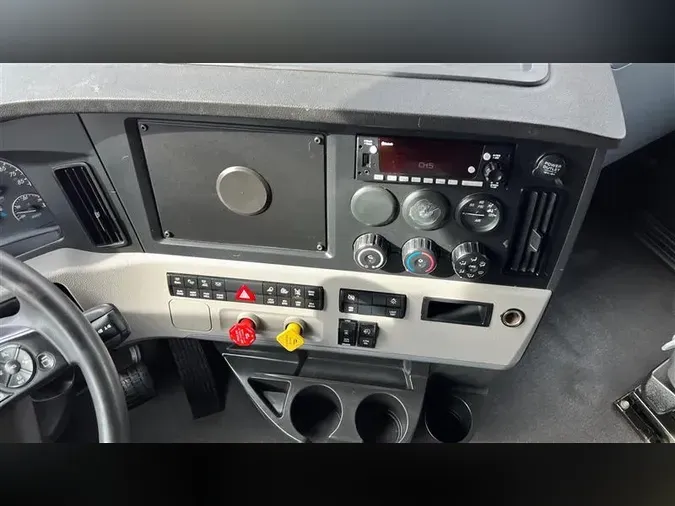 2022 FREIGHTLINER CA126