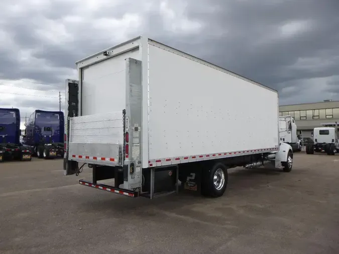 2021 Peterbilt 337