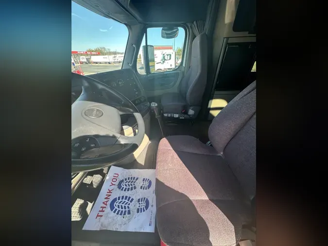 2019 FREIGHTLINER/MERCEDES CASCADIA 125c70ad554313d4a8c21832c4e133e44e1