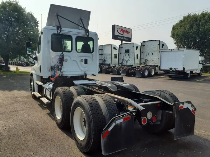 2016 FREIGHTLINER/MERCEDES CASCADIA 125