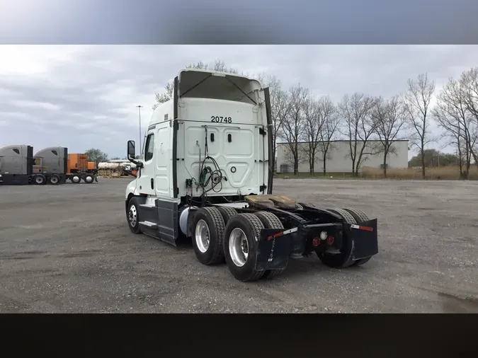 2021 Freightliner Cascadia 126