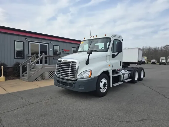2019 FREIGHTLINER/MERCEDES CASCADIA 125c716c055b49c51bb7607c97a6a28e624