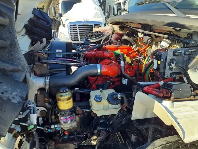 2014 FREIGHTLINER/MERCEDES M2 106