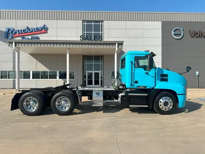 2020 MACK AN64T