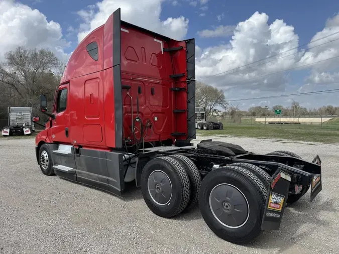 2022 Freightliner Cascadia