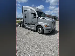 2025 Kenworth T680