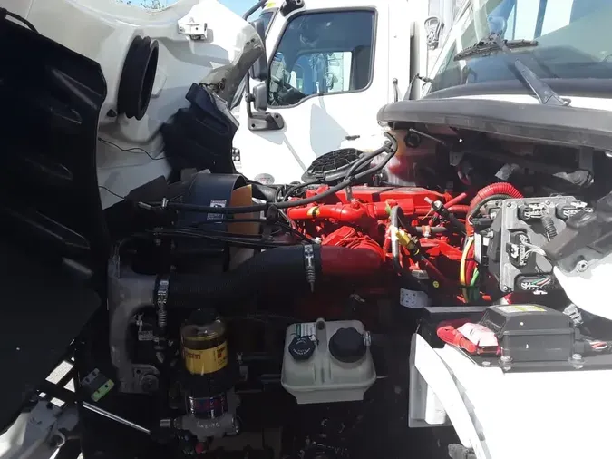 2017 FREIGHTLINER/MERCEDES M2 106
