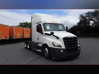 2021 Freightliner Cascadia 126