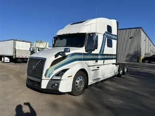 2022 VOLVO VNL64T860