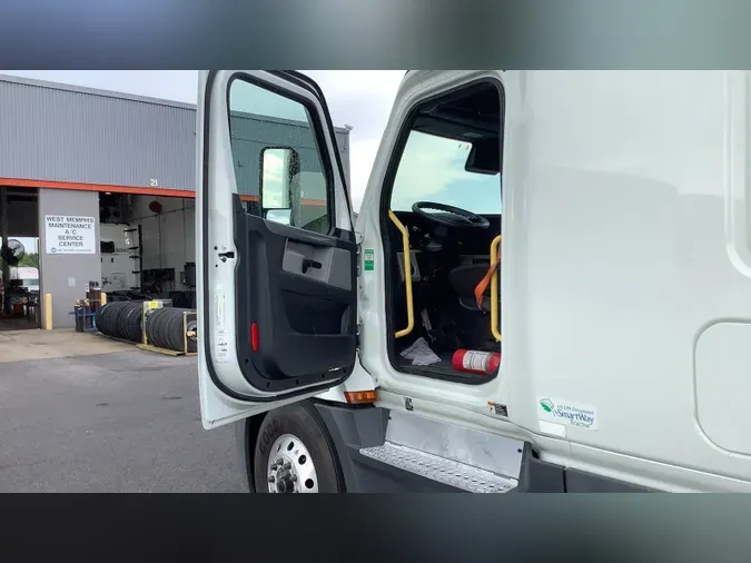 2022 Freightliner Cascadia 126