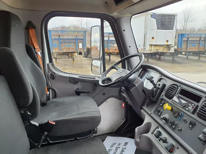 2018 FREIGHTLINER/MERCEDES M2 106