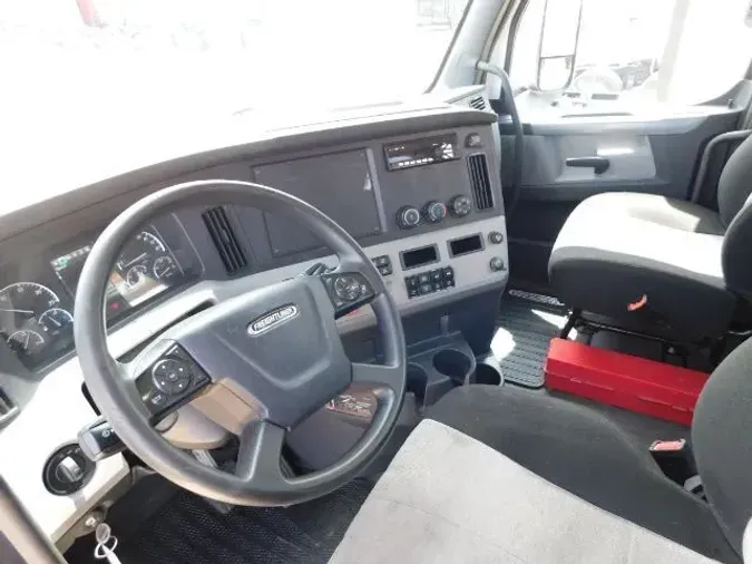 2019 Freightliner Cascadia 126 Day Cab