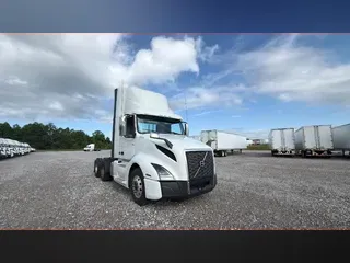 2020 Volvo VNL300