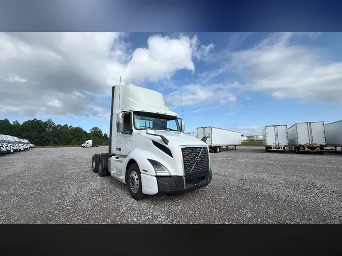 2020 Volvo VNL300c72c3651d9aff4bf7e9f189e3e93bd09