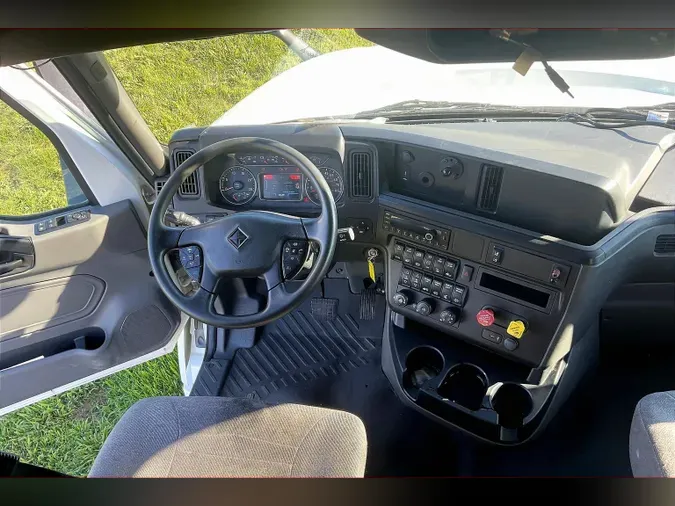 2022 INT LT625 6x4