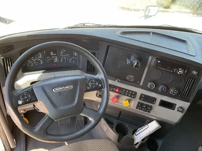 2019 Freightliner T12664ST