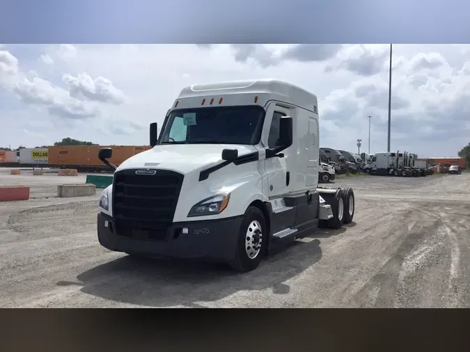 2021 Freightliner Cascadia 126c738cab9f647f9edcedcd552c1940929