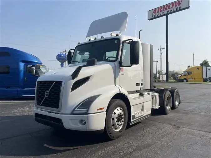 2020 VOLVO VNR64T300c7397db58ff24fb81ed043854b8fbf8a