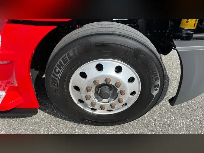 2022 FREIGHTLINER CA126