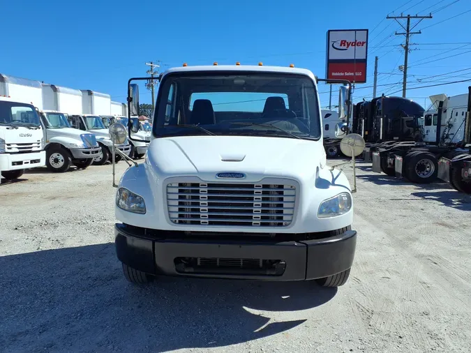 2013 FREIGHTLINER/MERCEDES M2 106