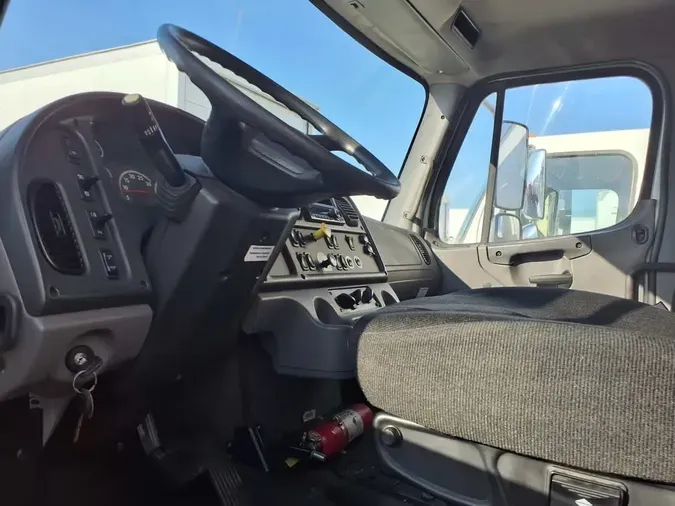 2018 FREIGHTLINER/MERCEDES M2 106